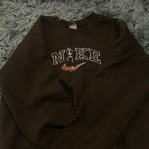 brown nike embroidered crewneck